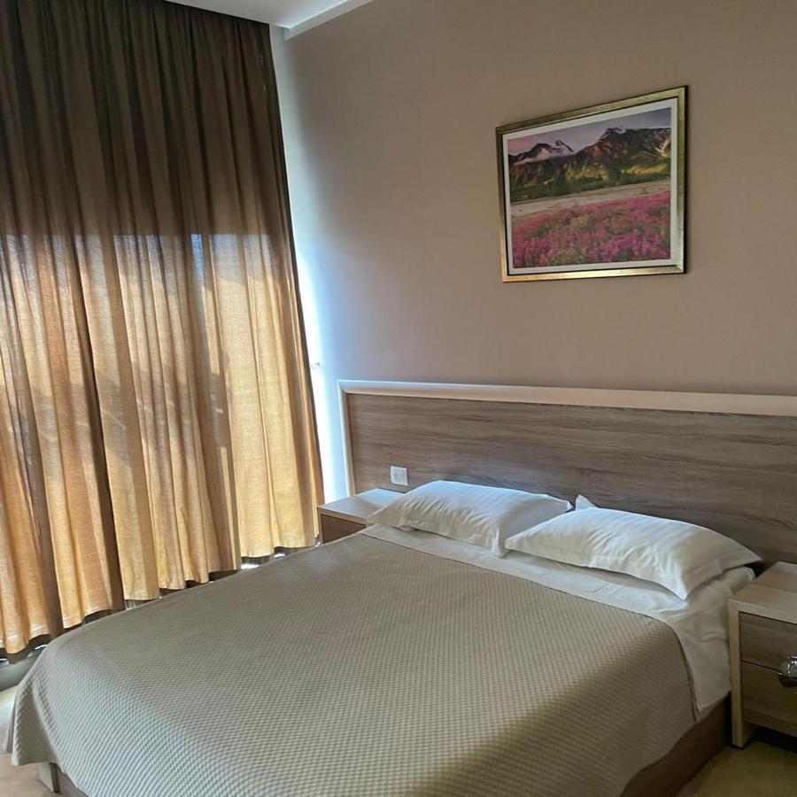 Hotel Terminal Tirana Zewnętrze zdjęcie