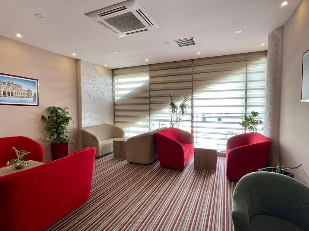 Hotel Terminal Tirana Zewnętrze zdjęcie