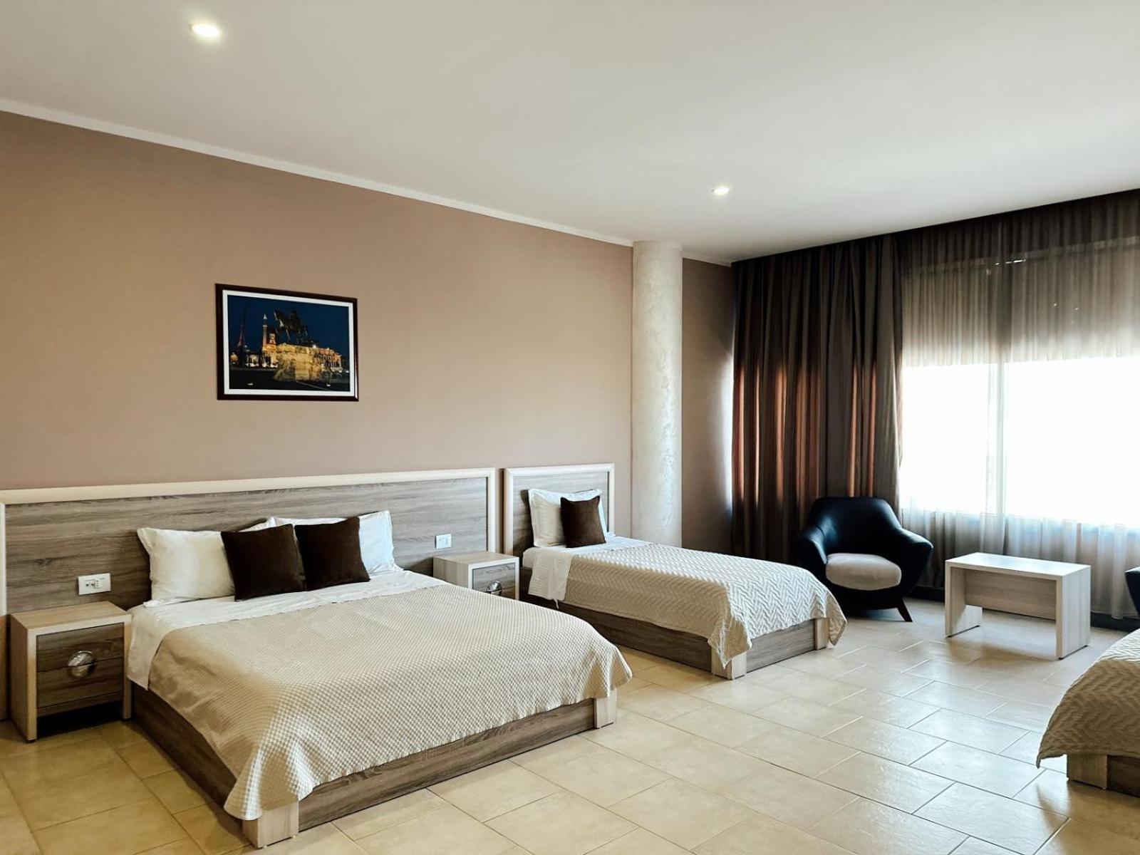 Hotel Terminal Tirana Zewnętrze zdjęcie