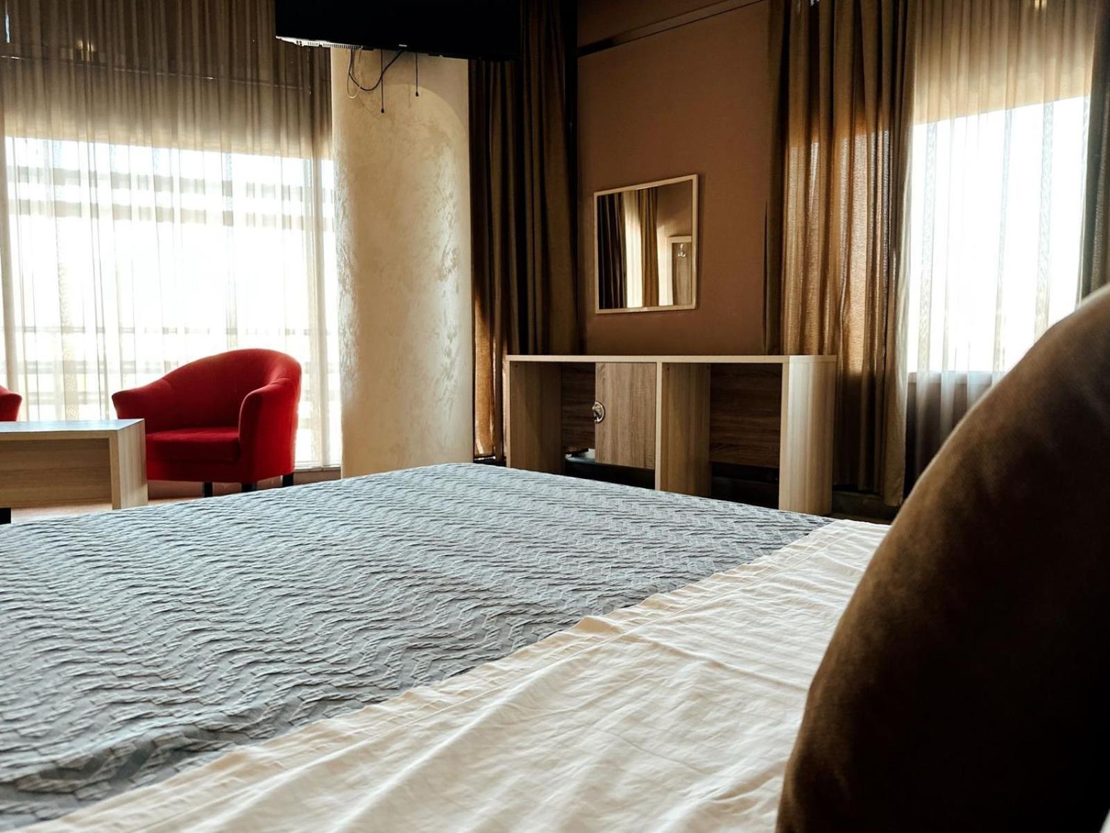 Hotel Terminal Tirana Zewnętrze zdjęcie
