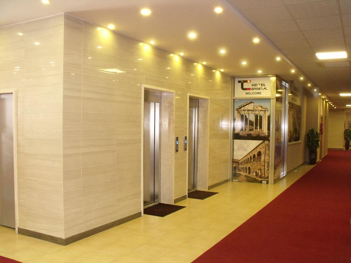 Hotel Terminal Tirana Zewnętrze zdjęcie