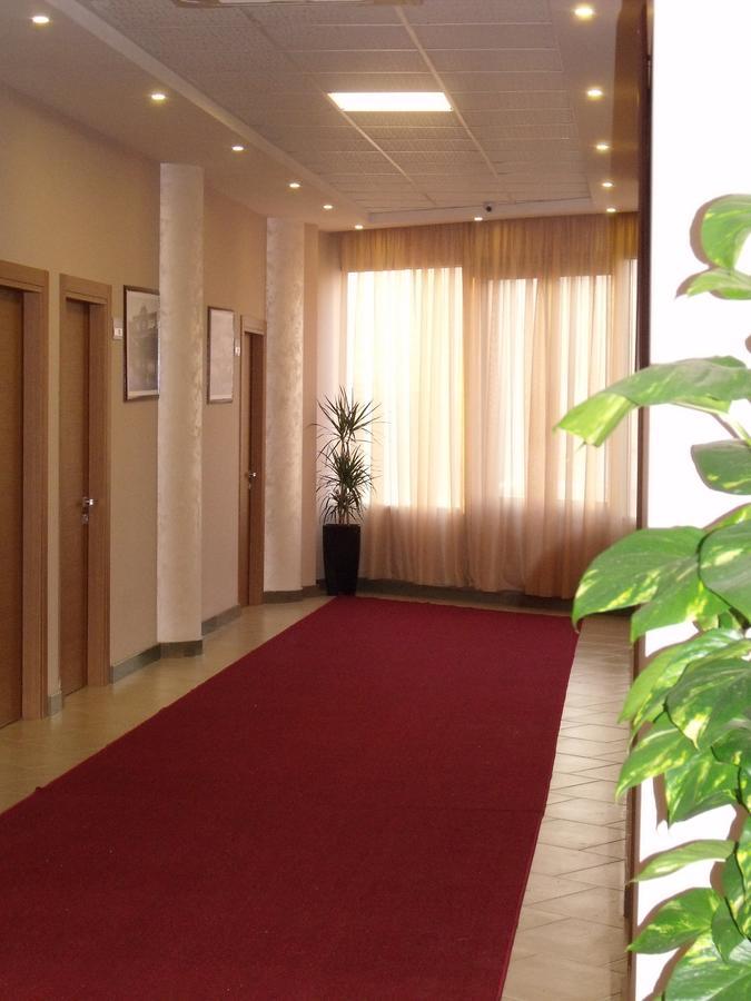 Hotel Terminal Tirana Zewnętrze zdjęcie