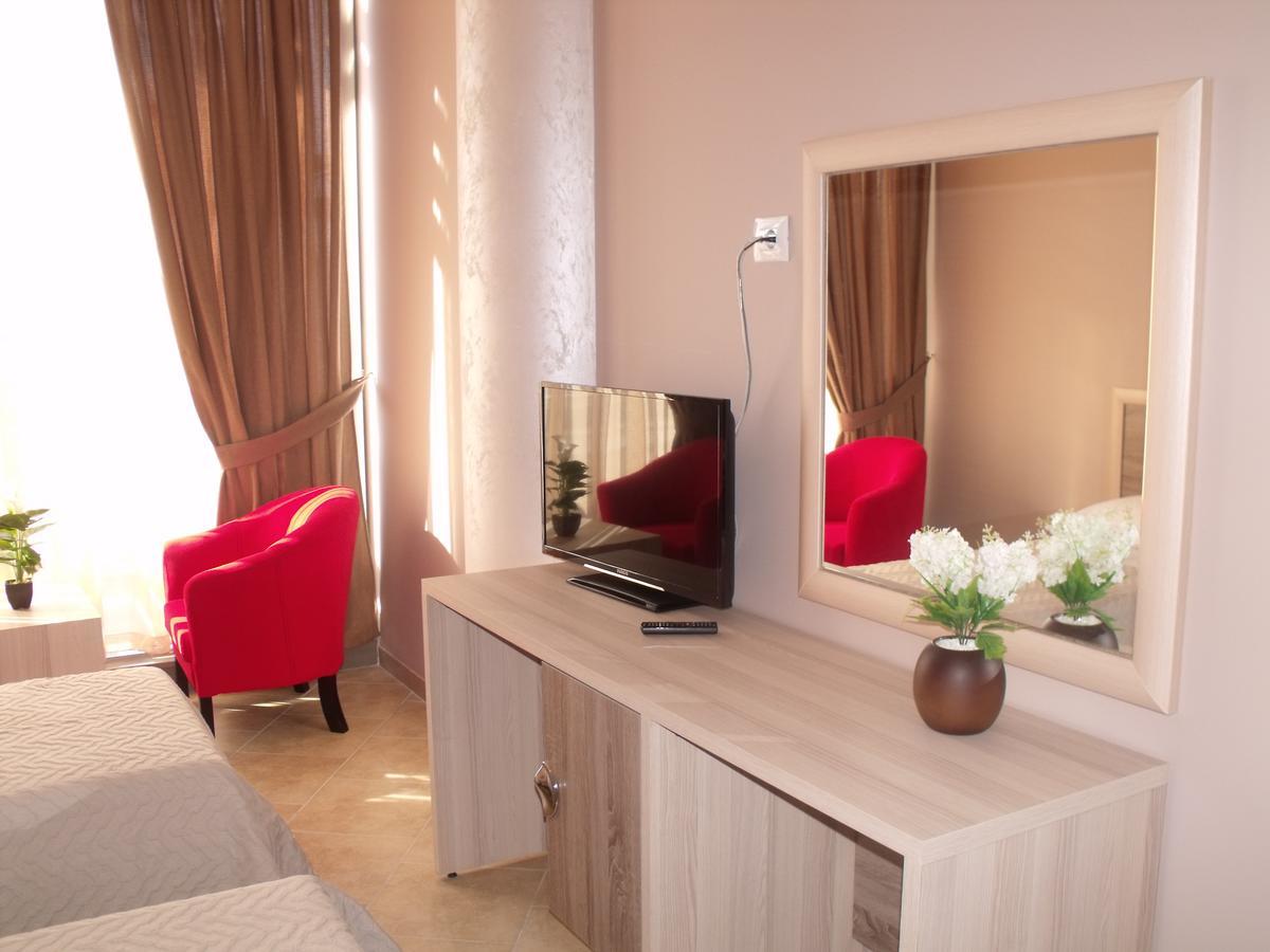 Hotel Terminal Tirana Zewnętrze zdjęcie