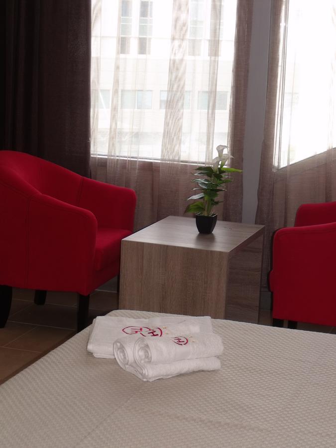 Hotel Terminal Tirana Zewnętrze zdjęcie