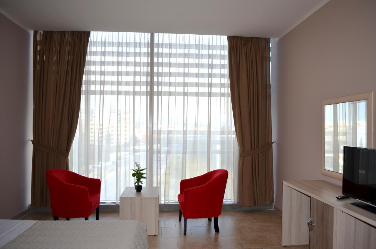 Hotel Terminal Tirana Zewnętrze zdjęcie