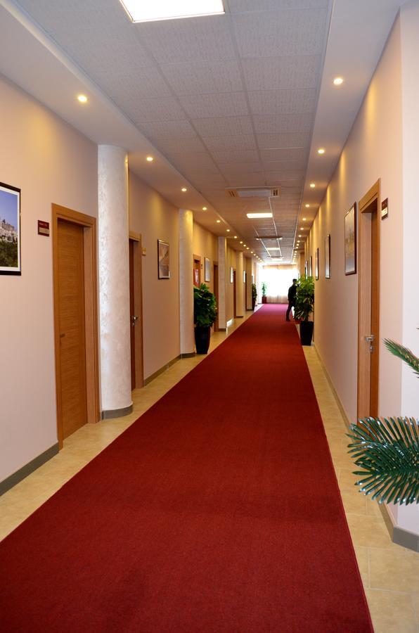 Hotel Terminal Tirana Zewnętrze zdjęcie